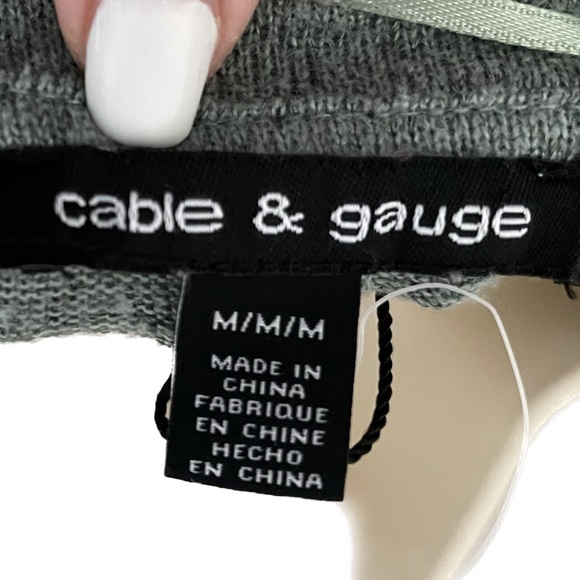 CABLE AND GAUGE WOMANS DROP SHOULDER SWEATER - Picture 4 of 6